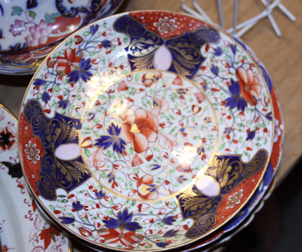 A Royal Crown Derby Imari pattern serving dish, assorted Derby and other Imari pattern tea and - Image 19 of 20