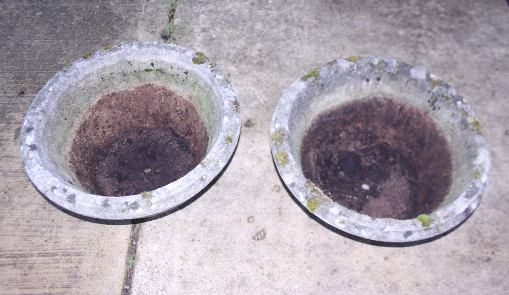A pair of cast stone circular planters, 24" wide - Image 2 of 2