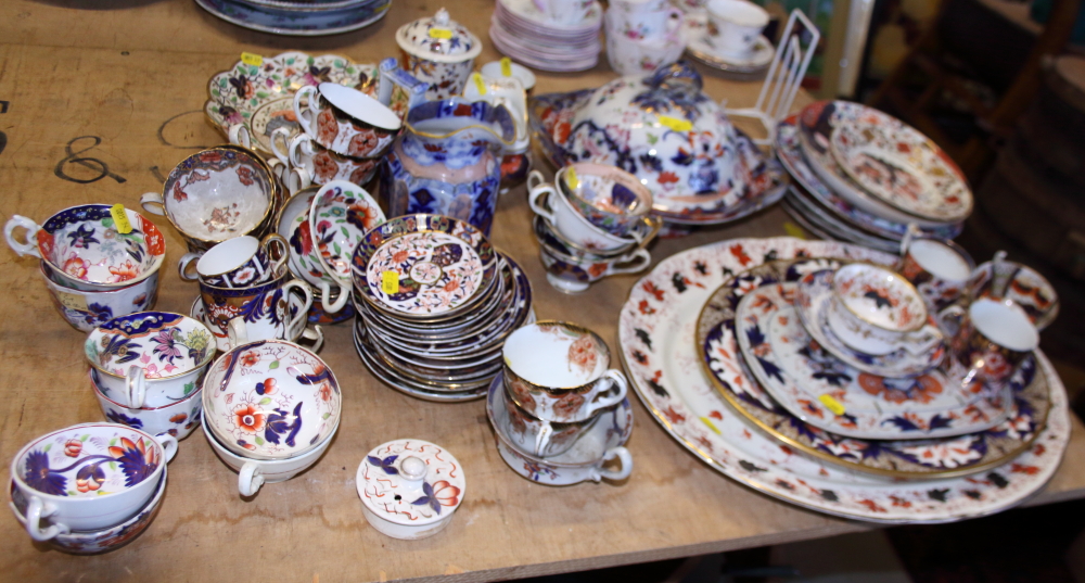 A Royal Crown Derby Imari pattern serving dish, assorted Derby and other Imari pattern tea and