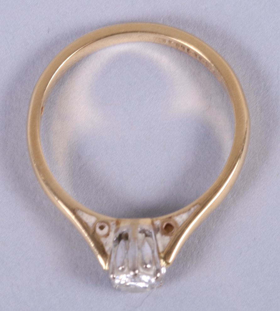 An 18ct gold ring set solitaire diamond, size K, 2.6g - Image 2 of 4