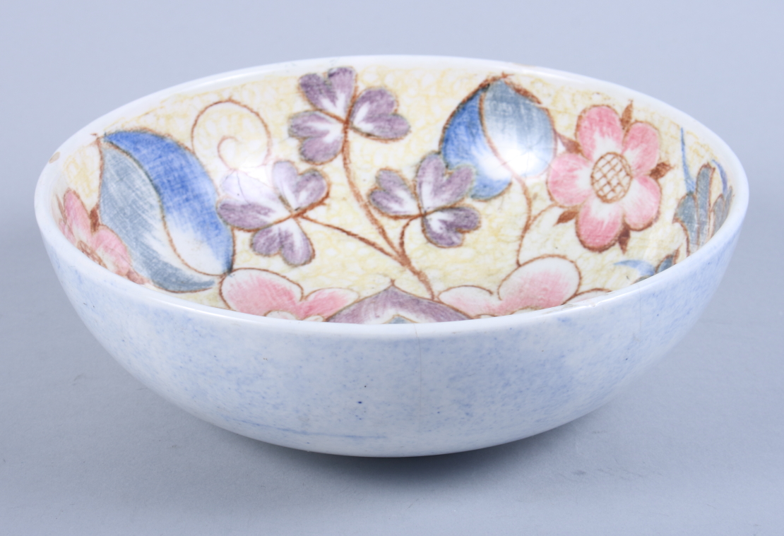 A Midwinter bowl, designed by Nancy Great-Rex, decorated in a floral pattern, 8" wide - Bild 2 aus 3
