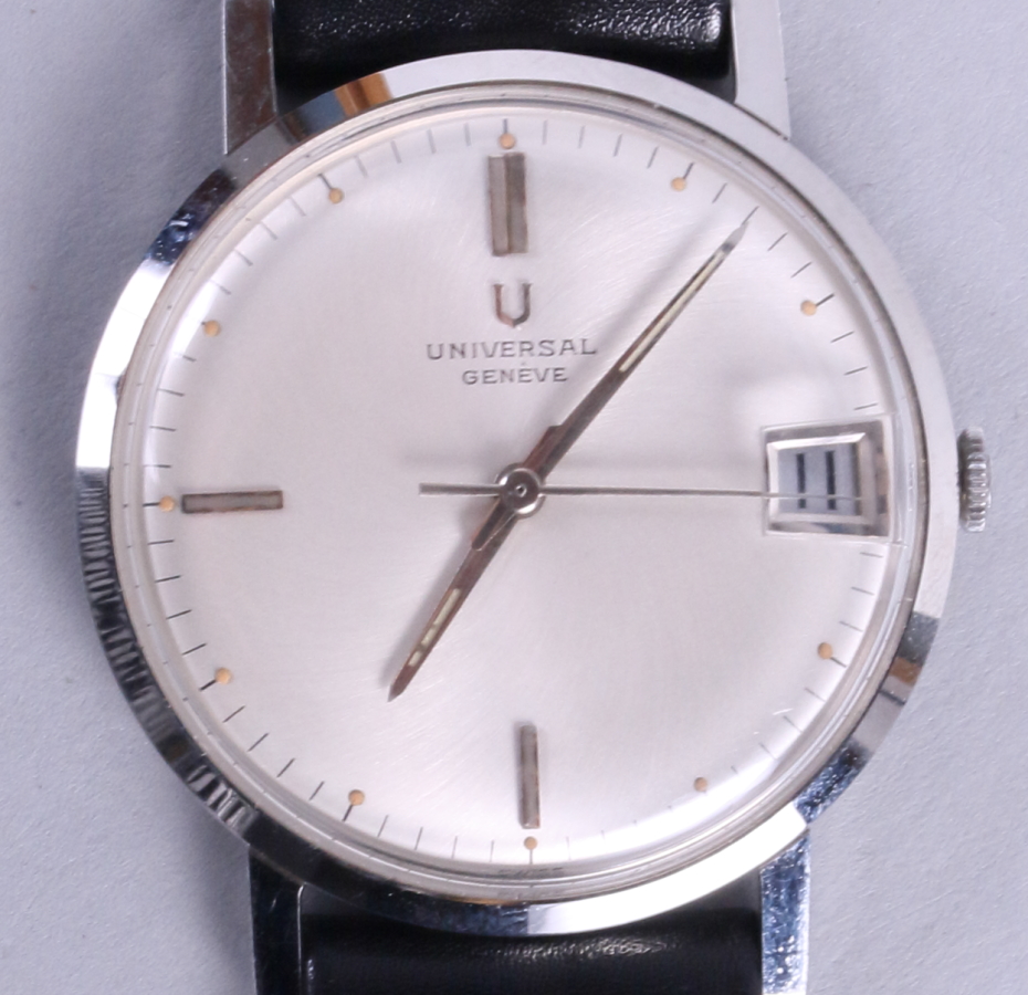 A stainless steel Universal Geneve wristwatch with champagne dial, baton numerals and date