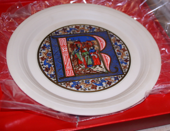 A complete set of limited edition Hornsea Christmas collectors plates and various other plates - Image 2 of 7