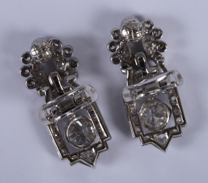 A pair of 18ct white gold Art Deco ear clips, set a combination of old cut, brilliant cut and - Image 4 of 7