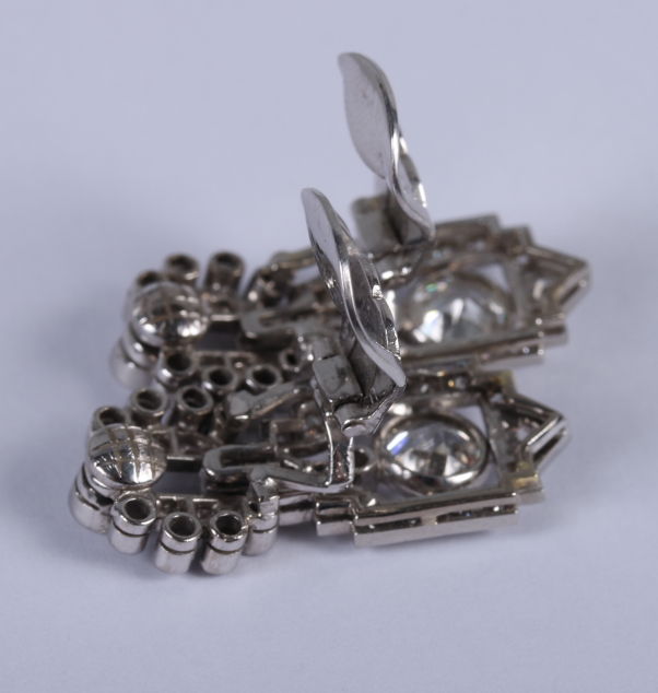 A pair of 18ct white gold Art Deco ear clips, set a combination of old cut, brilliant cut and - Image 6 of 7