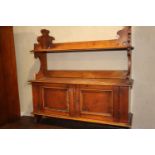 A walnut wall cupboard, fitted shelf over, 22" wide