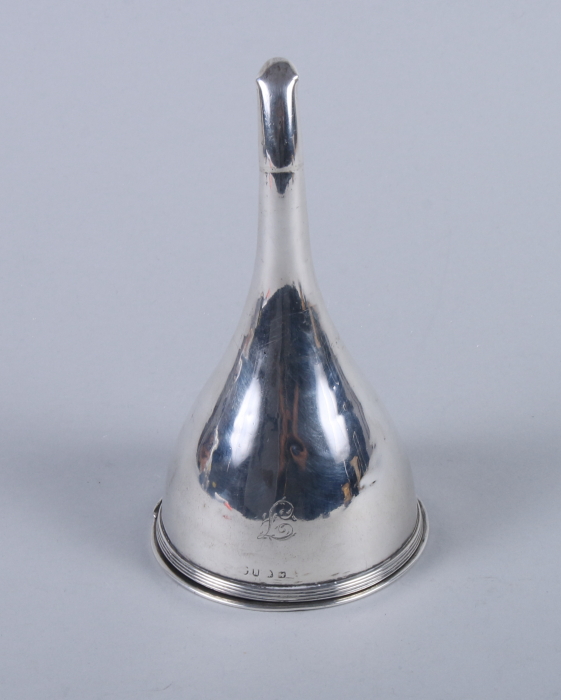 A George III silver wine funnel with reeded circular decoration, initial, 4.2oz troy approx - Image 2 of 4