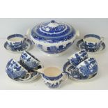 A Victoria blue willow pattern tureen co