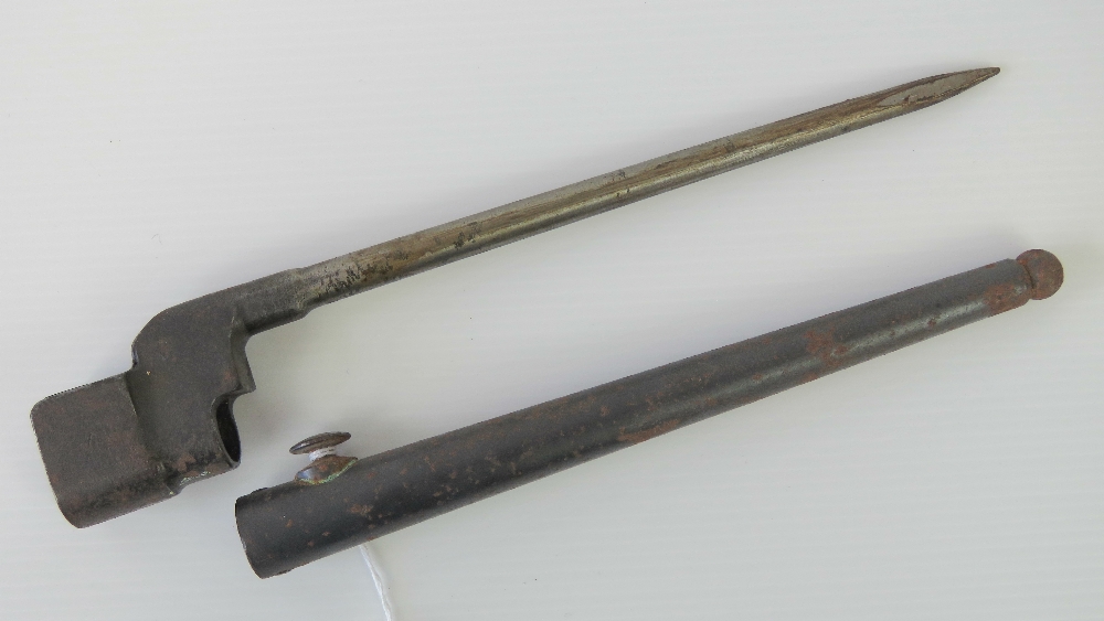 A .303 Lee Enfield spike bayonet and scabbard, 25.5cm in length. - Image 3 of 4