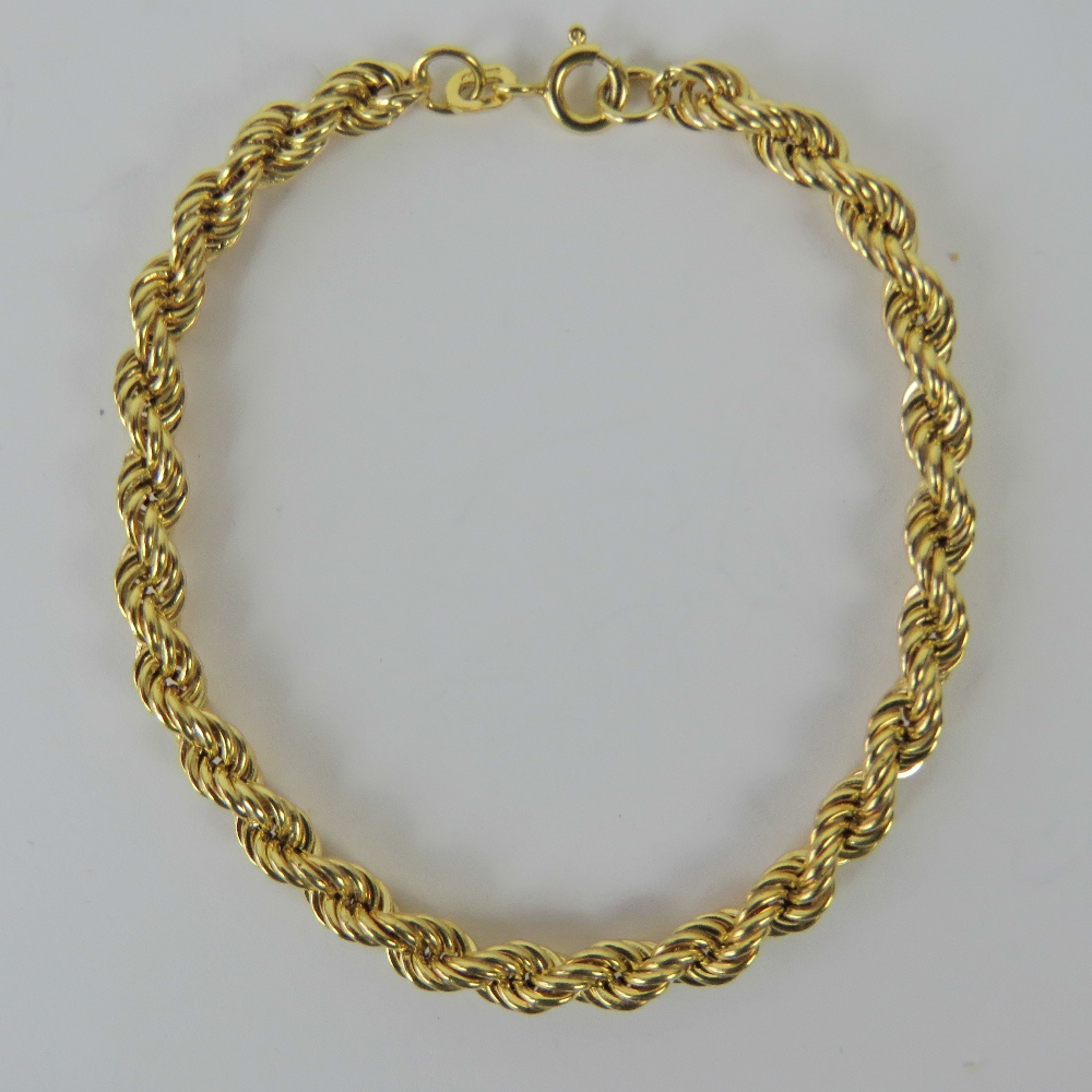 A 9ct gold rope chain bracelet, 19cm in length, hallmarked 375, 3.4g.