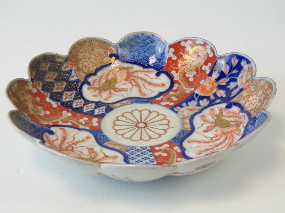 A late 19th century Japanese Imari scall