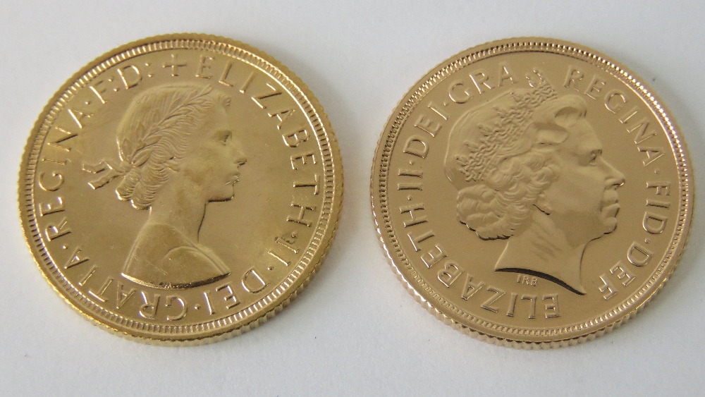 A 22ct gold two coin proof 2012 Soverign set comprising 1962 and 2012 Full Sovereigns, - Image 2 of 3