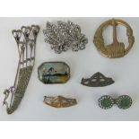 A quantity of 20th centuary brooches including a pair of Art Nouveau influence lapel badges,