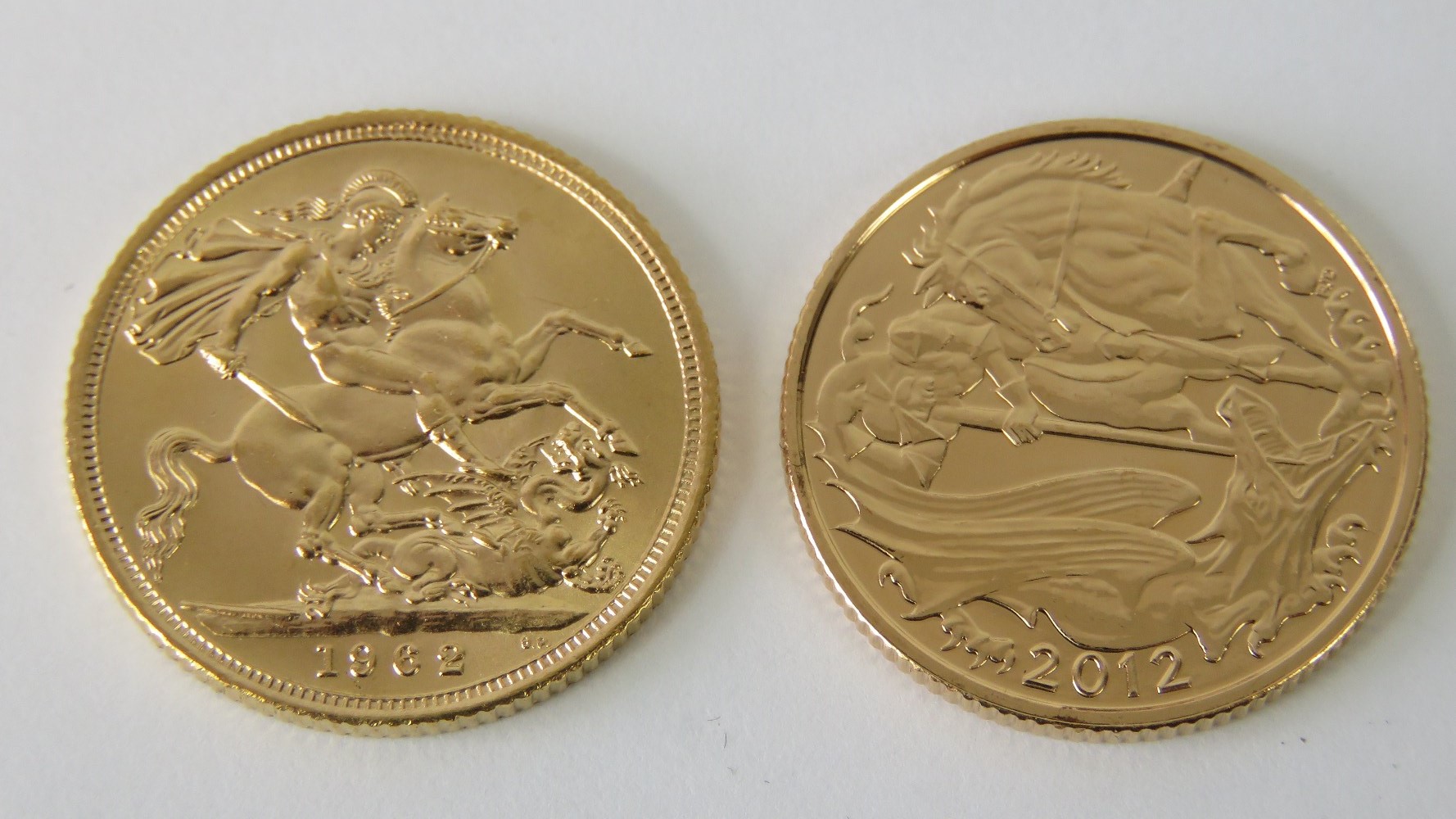 A 22ct gold two coin proof 2012 Soverign set comprising 1962 and 2012 Full Sovereigns, - Image 3 of 3