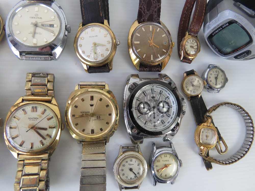 A watch selection containing various ladies and gents watches. - Image 3 of 3