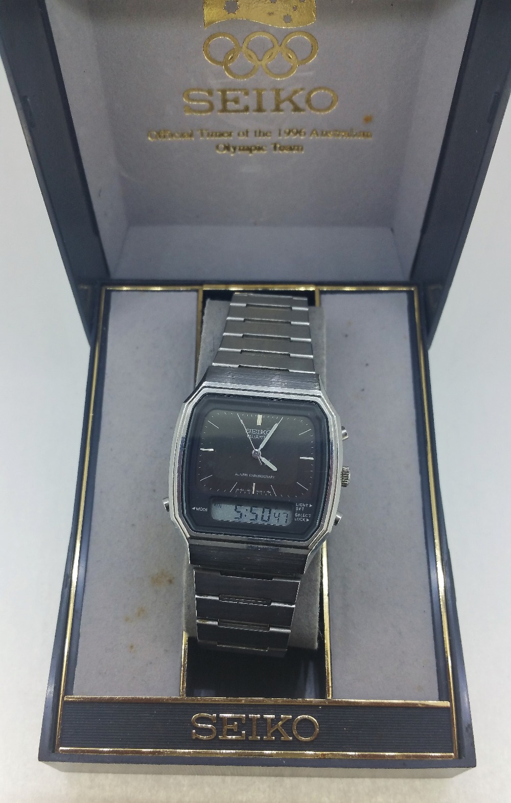 A Seiko Digi-Analogue gents steel cased watch model H461-5050.