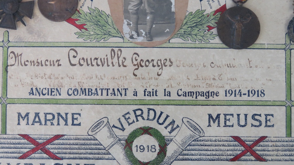 A French WWI medal group with memorial presentation card inscribed to Monsieur Courville Georges - Image 4 of 4