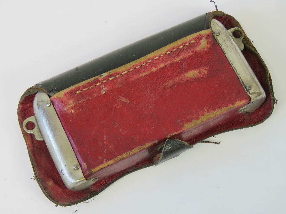 A Spanish Civil War leather pouch with badge to front. - Image 3 of 4