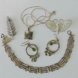 A quantity of silver jewellery including two brooches each stamped 925,