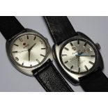 A Roamer Vanguard steel cased gents watch with silvered dial. Manual winding 17 jewel movement.