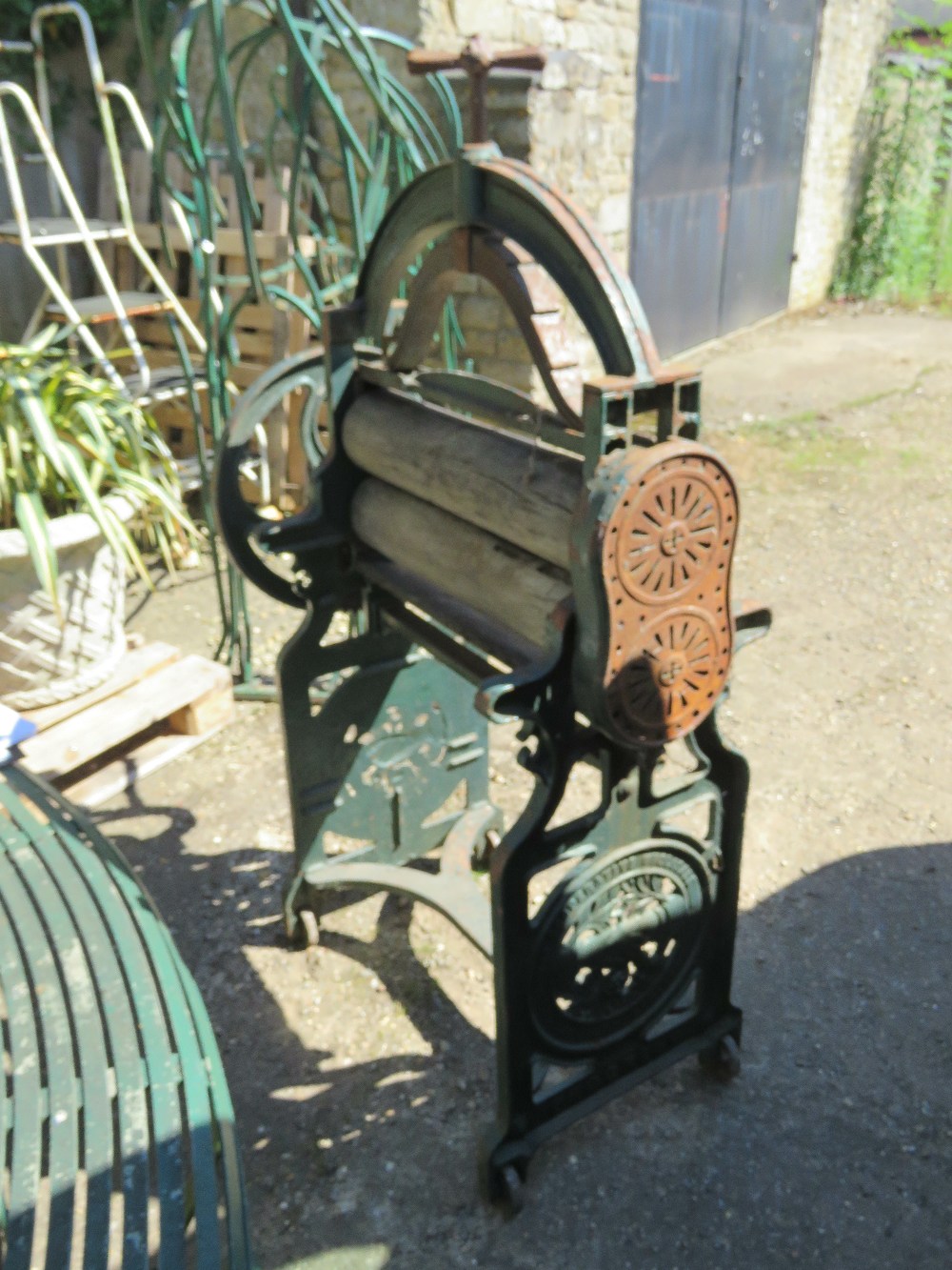 A hand cranked mangle complete with roll - Image 2 of 2