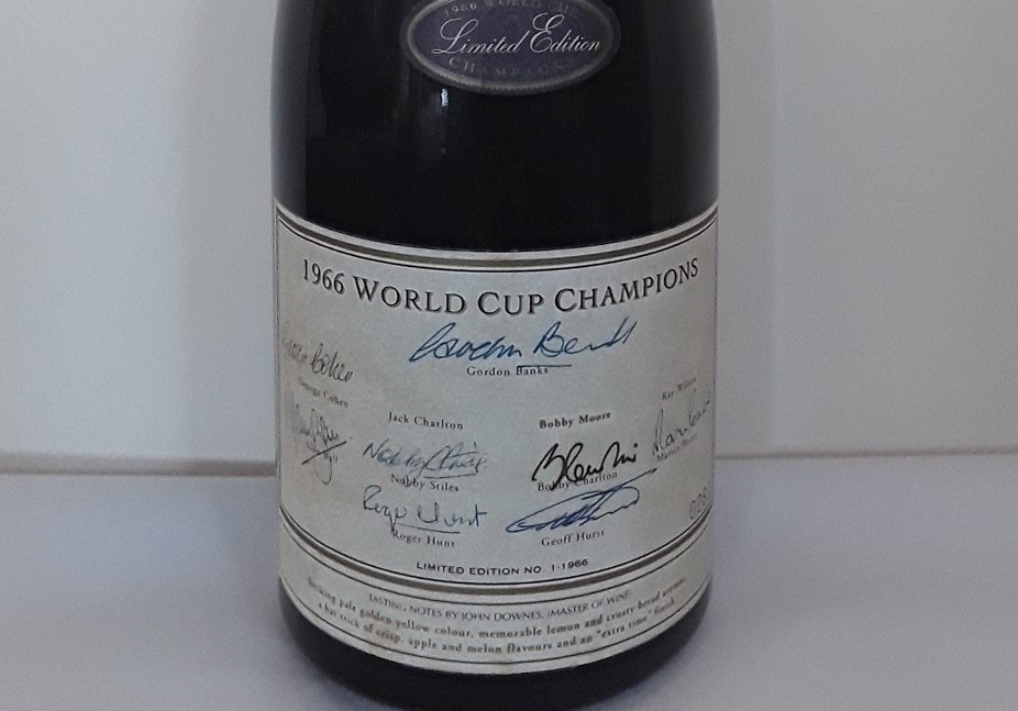 A rare commemorative Jacquart Reims (France) limited edition World Cup Magnum of champagne signed - Image 2 of 9