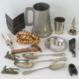 A quantity of assorted military themed items including a pewter tankard presented to 'WO II Jock