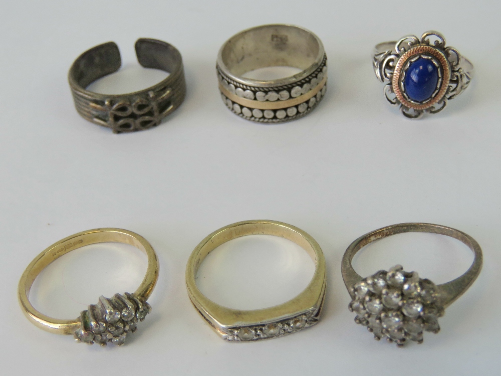 Five silver rings; one hallmarked with w - Image 2 of 2