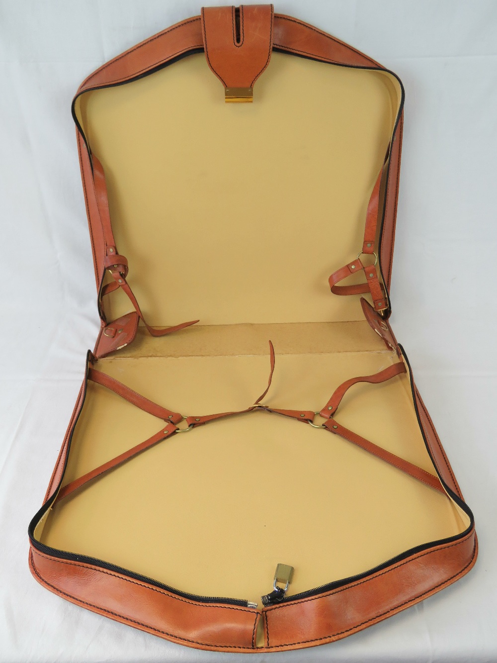 Ferrari Testarossa luggage set by Schedoni including; holdall, two suitcases, briefcase, - Image 8 of 11