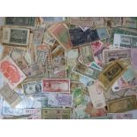 A very large collection of 20th century world banknotes in very good condition throughout.