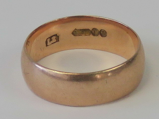 A 9ct rose gold ring, hallmarked London, size P-Q, 4.6g.