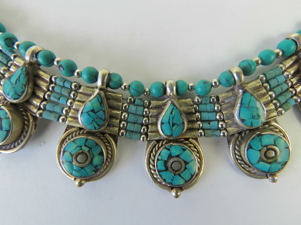 A Native American style turquoise and white metal beaded necklace, approx 50cm in length. - Image 2 of 2