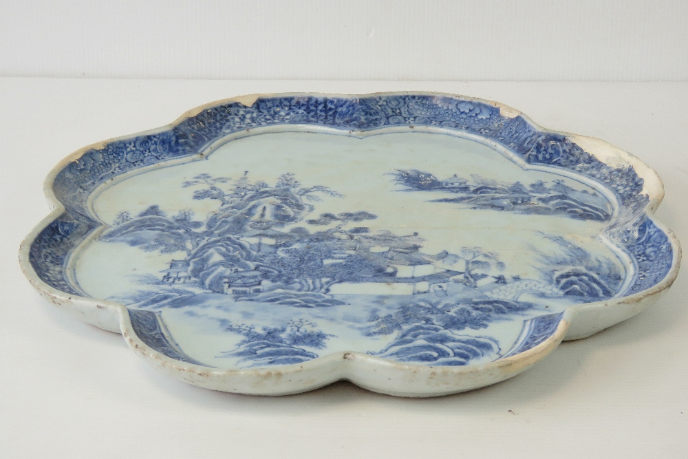 An 18thC Chinese export blue and white s - Image 2 of 3