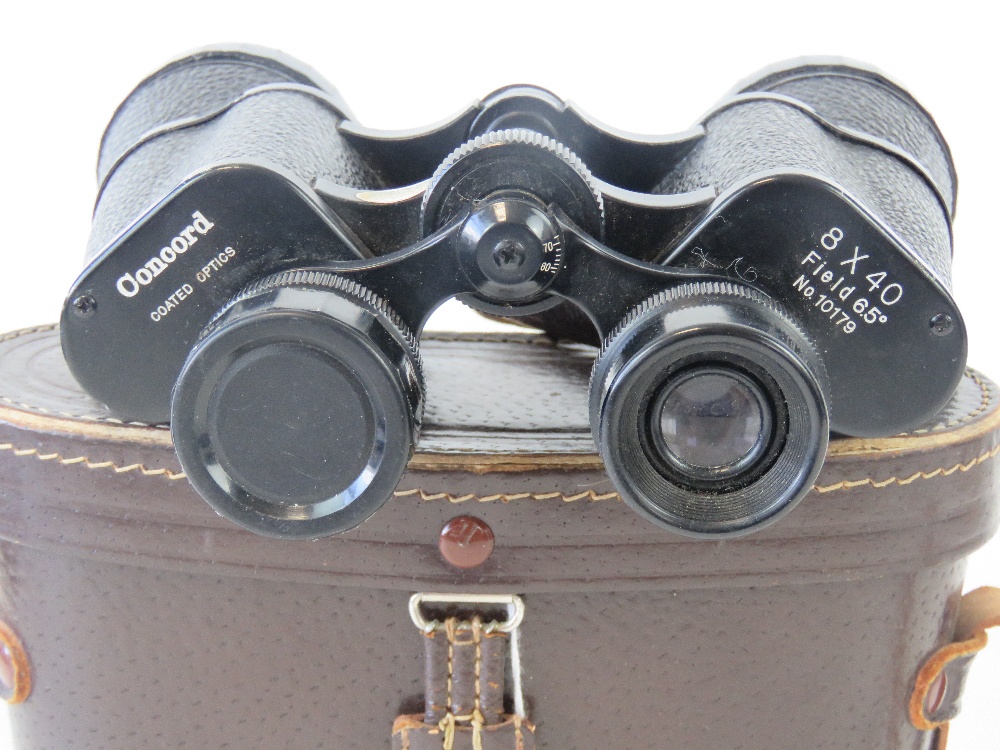 A pair of vintage binoculars, 8x40, Fiel - Image 2 of 2