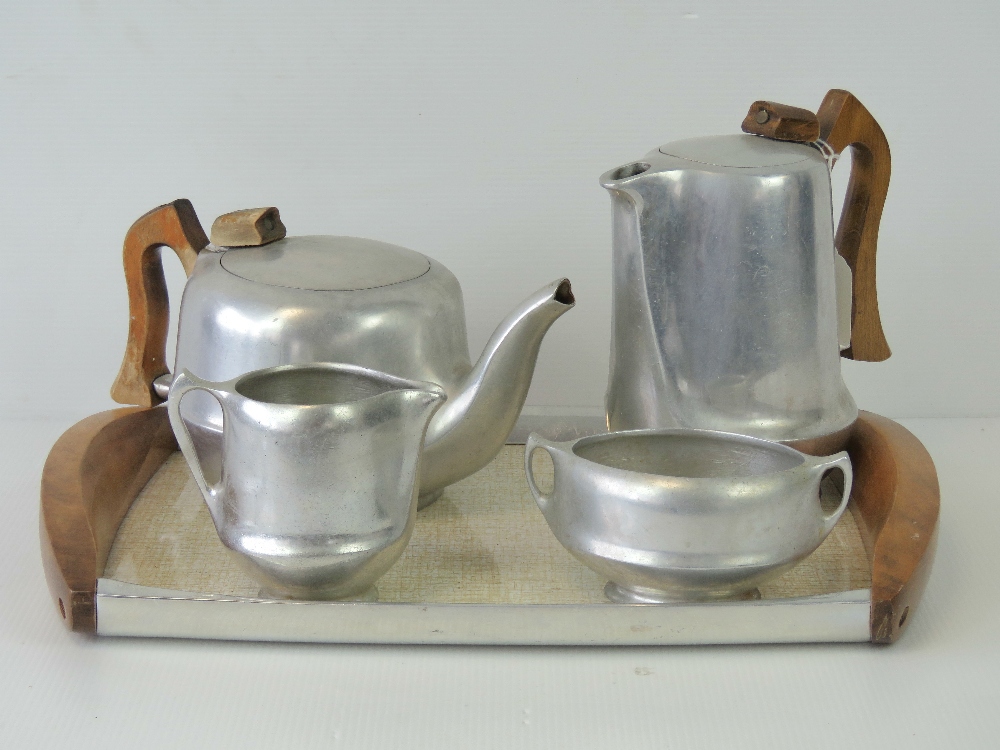 A vintage Picquot Ware Magnailium tea se