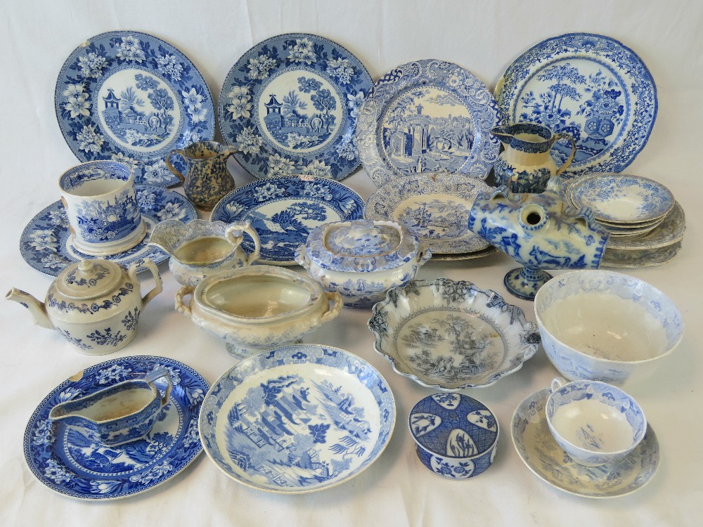 A quantity of assorted blue and white ce