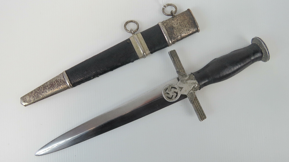 A rare German RLB 2nd Pattern Officers Dagger by Paul Wayesberg (Solingen), 38.5cm in length. - Image 2 of 4