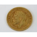 A 22ct gold George V 1918 full sovereign, 8g.