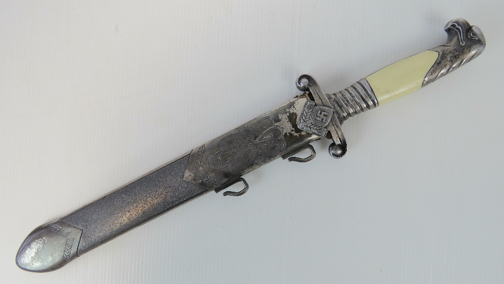 A WWII German RAD Officers dagger having 25.