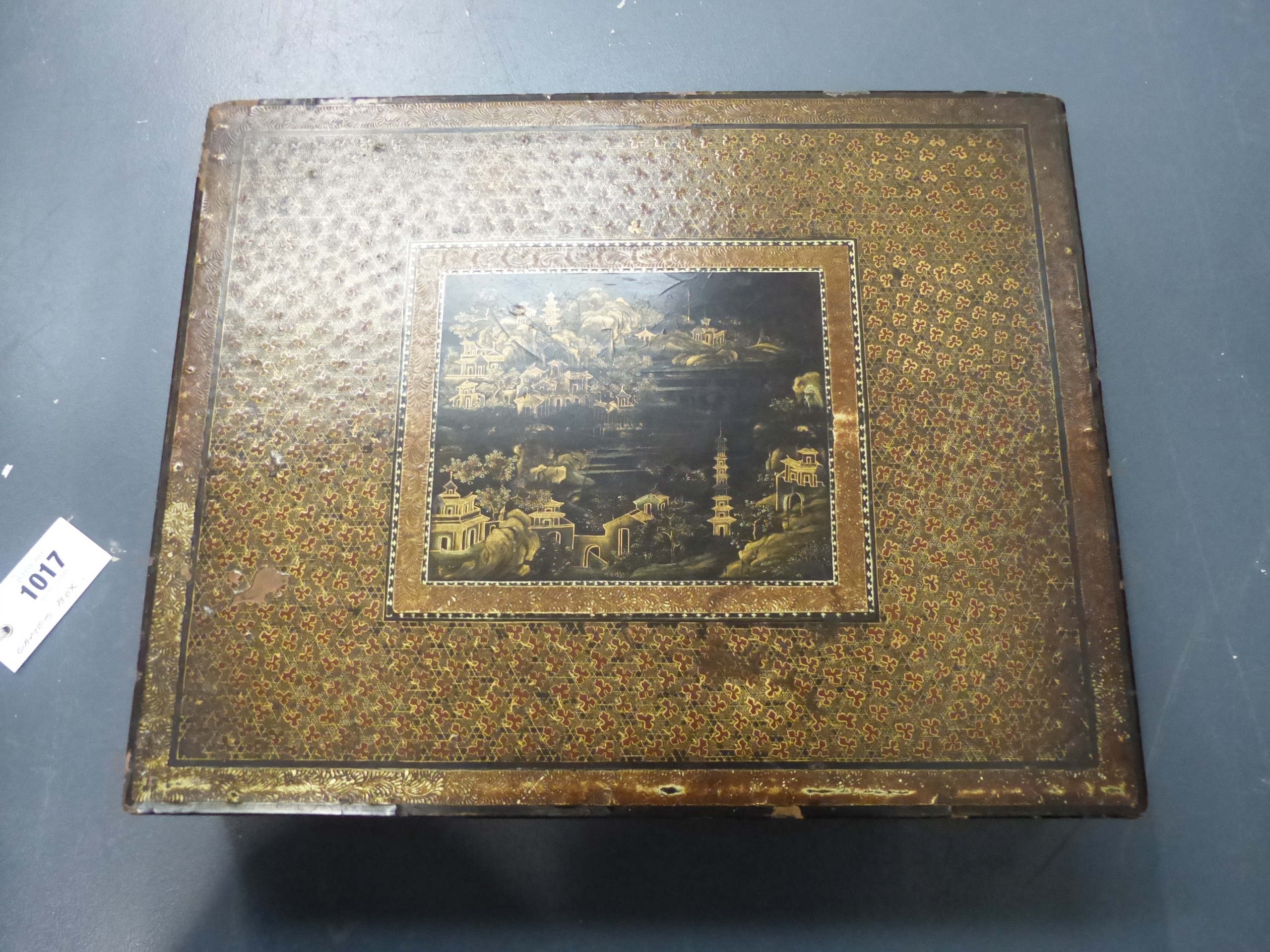 AN UNUSUALLY COMPLETE CHINESE EXPORT BLACK LACQUER GAMES BOX WITH INTERIOR TRAYS AND COVERED - Image 10 of 28