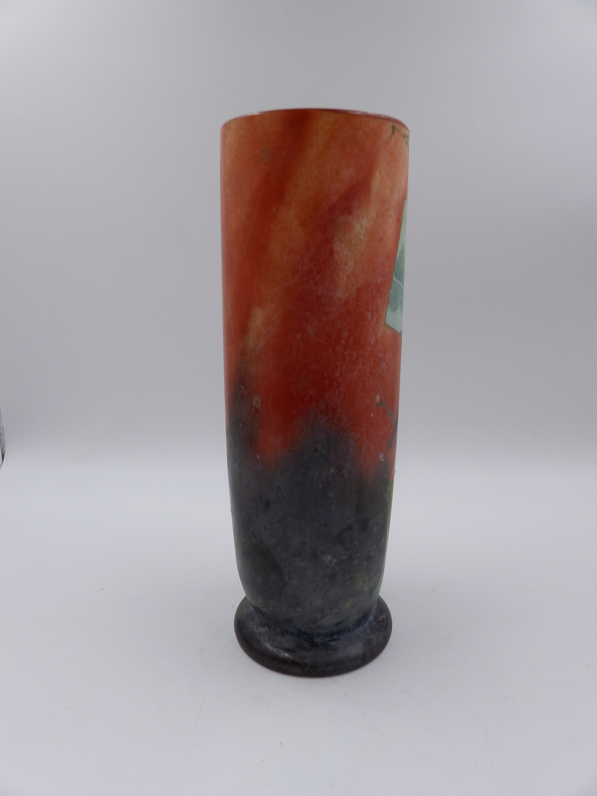 AN ANTIQUE FRENCH OPALINE VASE DECORATED IN THE ORIENTALIST MANNER. H.25cms. - Image 2 of 7