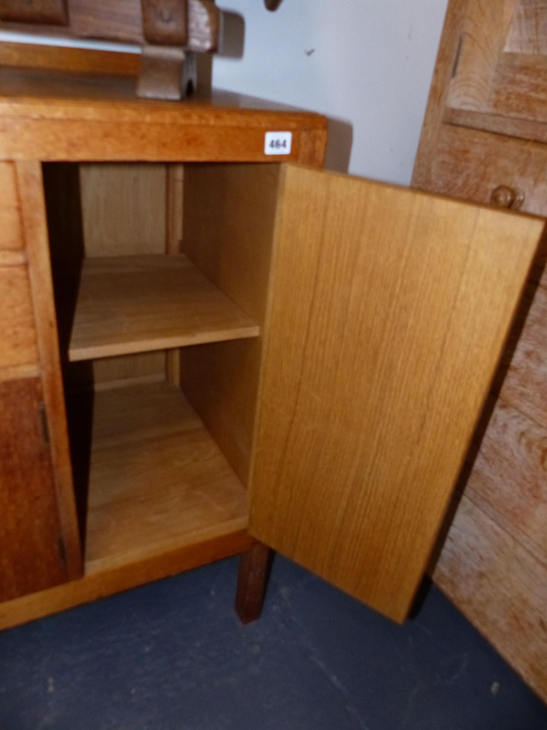 A HEAL'S GOLDEN OAK SIDEBOARD WITH TWO CENTRAL DRAWERS OVER CUPBOARD DOORS WITH TURNED WOODEN - Image 14 of 19