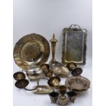 A QUANTITY OF ASSORTED SILVER AND WHITE METAL TO INCLUDE SIX PIECES WITH ORIENTAL MARKS.