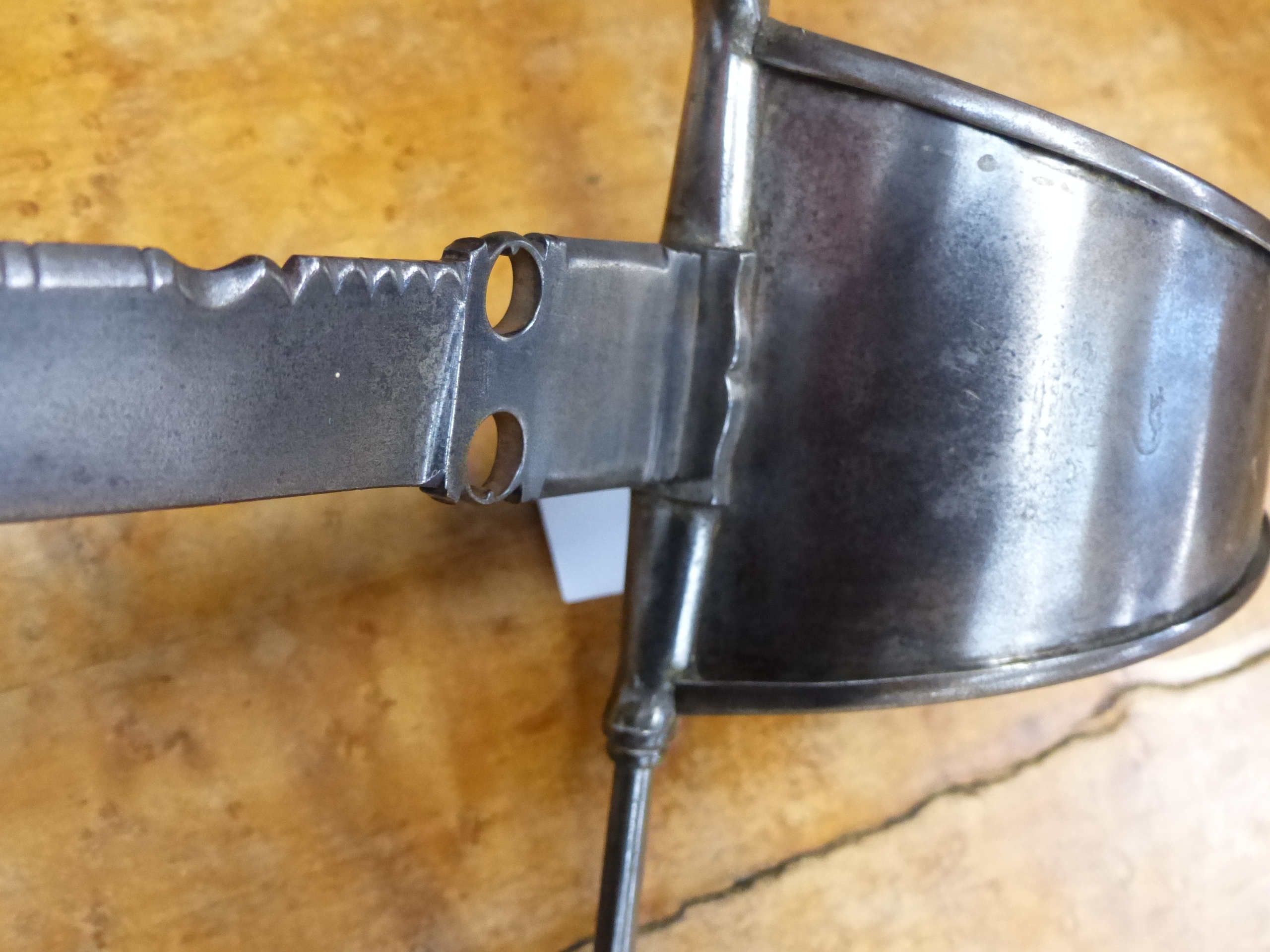 AN EARLY LEFT HAND GUARD DAGGER WITH CUT STEEL BLADE, BROAD CROSS GUARD AND PLAIN STEEL HILT, WIRE - Bild 6 aus 17