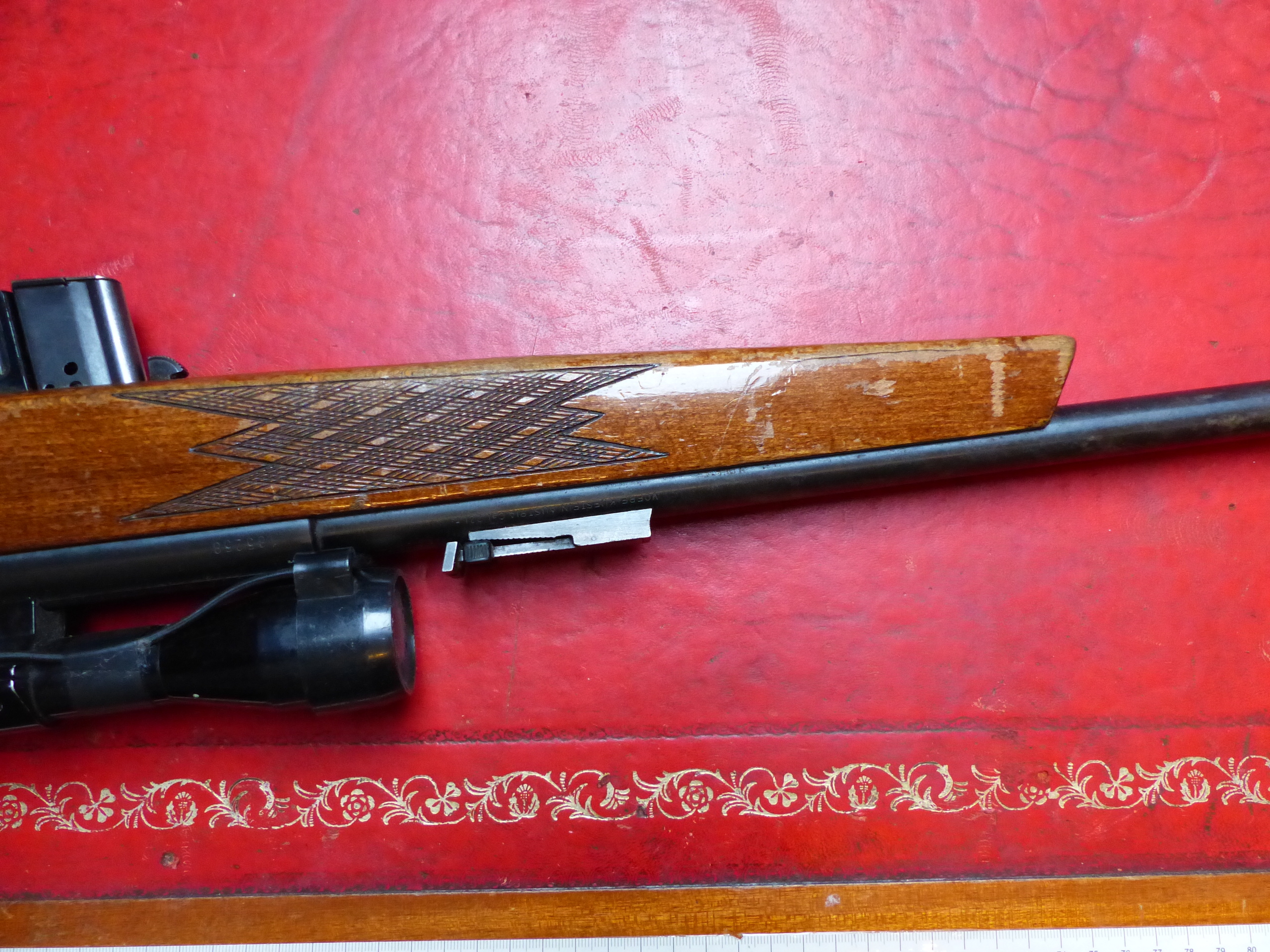 RIFLE. VOERE .22 SEMI-AUTOMATIC SERIAL NUMBER 185258 COMPLETE WITH SCOPE, (ST.NO.3272). - Bild 10 aus 11