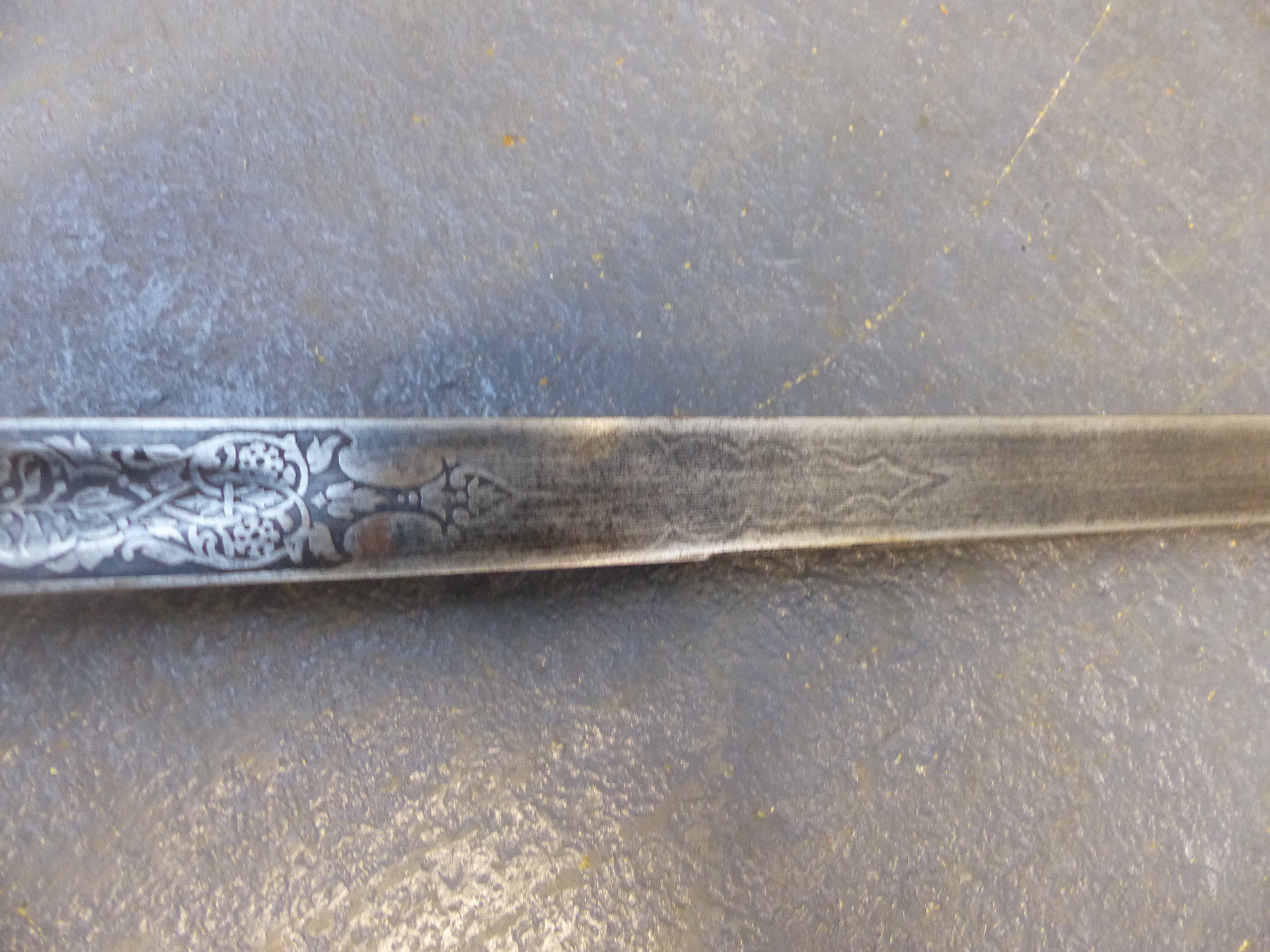 AN EARLY 20th.C. OFFICER'S SWORD WITH ETCHED STEEL BLADE BY JOHN JONES & CO. LONDON - Bild 19 aus 36