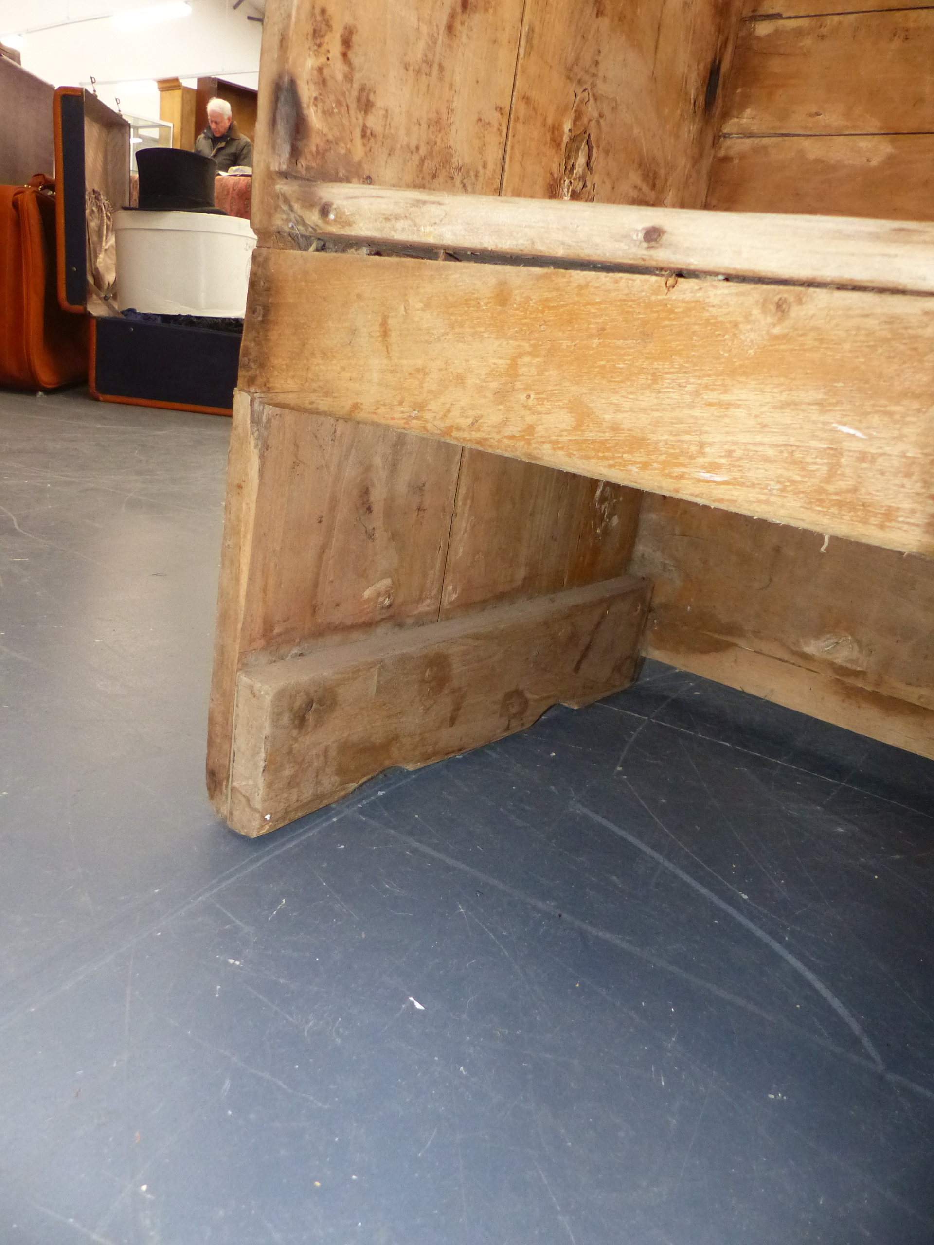 AN ANTIQUE PINE RUSTIC HALL BENCH WITH SHAPED ARMS. W.198cms. - Image 17 of 21