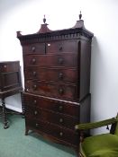 A GOOD 18th.C.MAHOGANY CHEST ON CHEST WITH TWO SHORT AND SIX LONG DRAWERS ON SWEPT BRACKET FEET. W.