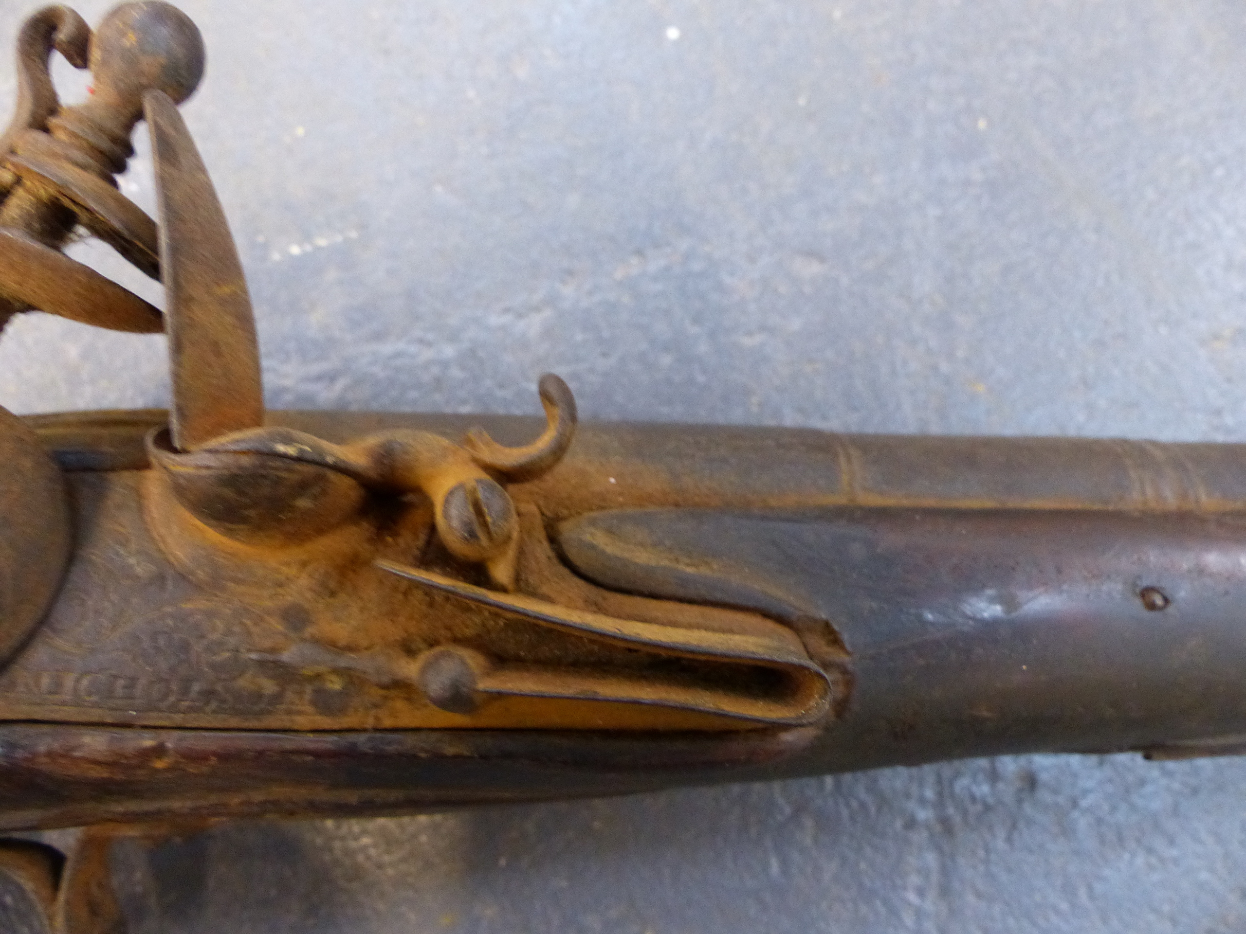 AN 18th. C. FLINTLOCK HOLSTER PISTOL. THE LOCK SIGNED NICHOLSON - Bild 7 aus 38