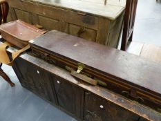 A VINTAGE OAK AND LEATHER GUN CASE WITH FITTED INTERIOR LABELLED W.J.JEFFREY & Co. TOGETHER WITH A